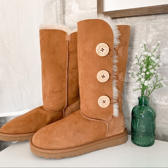UGG Shoes - Brand new! Ugg Chestnut Button Triplet II Boots
